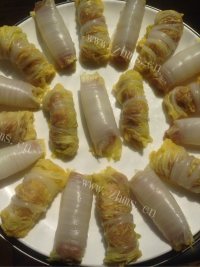 诱人的白菜肉卷做法图解15)
