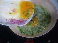 青菜鸡蛋饼做法图解10)