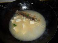 「DIY美食」鲫鱼豆腐汤做法图解5)