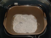 热腾腾的红枣面包做法图解1)