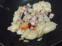 美味的土豆炒肉做法图解7)
