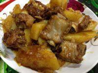 家常菜土豆焖排骨