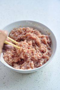 美味的肉丸冬瓜汤做法图解3)