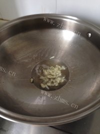 脆嫩可口的蒜香青菜做法图解5)