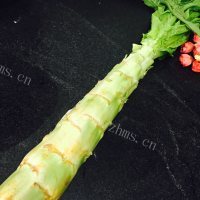 鲜美可口的清炒莴苣做法图解1)