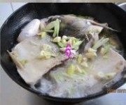 炖鱼做法图解6)