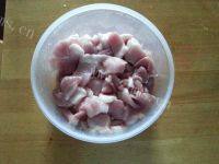 家常菜黑木耳炒肉片做法图解2)