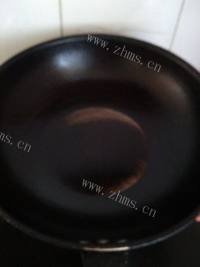 美味的韭菜盒子做法图解6)
