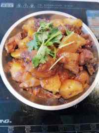 垂涎欲滴的鸡肉炖土豆