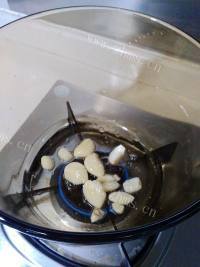 口感不错的肉骨茶做法图解5)