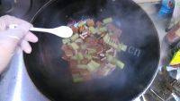 自制芹菜香干做法图解5)