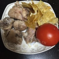 鲜美的鱼胶猪骨汤做法图解1)