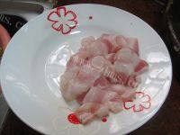 家常菜五花肉炒黄豆芽做法图解2)