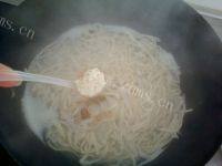 菠菜鸡蛋面做法图解10)