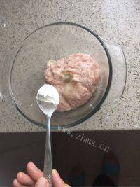 美味的紫菜丸子汤做法图解7)