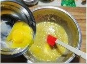 自制香蕉牛奶蛋糕做法图解2)
