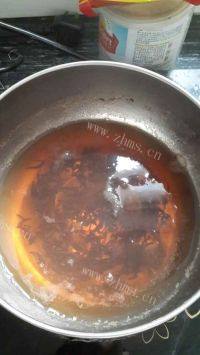 自制焦糖奶茶做法图解2)