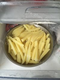开胃的炸薯条做法图解5)
