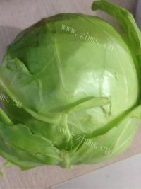 好吃的香菇炒甘蓝做法图解1)