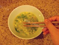 香葱鸡蛋卷做法图解3)