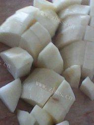 好吃的土豆炖豆腐做法图解2)