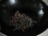 鲜虾炒饭做法图解15)
