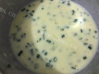 自制葱花鸡蛋煎饼做法图解4)