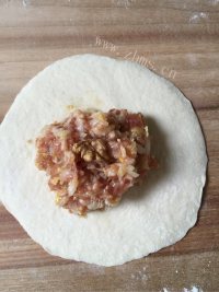 美味的白菜猪肉包子做法图解6)