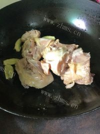 好吃的椰子煲鸡做法图解4)