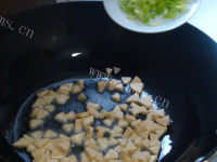 鸡肉肠炒饭做法图解6)