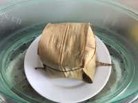 南瓜海鲜饭盅做法图解6)