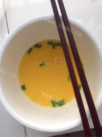 自己做的鸡蛋饼做法图解3)