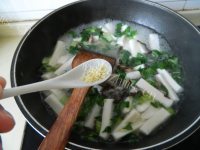 自制青菜肉丝年糕汤做法图解10)