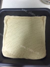 美味的香肠培根芝士年糕披萨做法图解7)