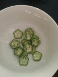 DIY秋葵蒸蛋做法图解1)