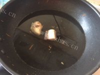 家常菜腊肉炒芥兰做法图解3)