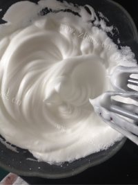 珍馐美味的酸奶蛋糕做法图解7)