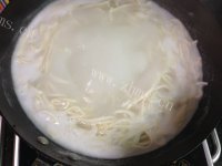 妈妈最爱的西红柿鸡蛋面做法图解10)