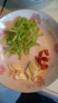 家常菜酸辣土豆丝做法图解3)