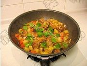 家常菜土豆炖肉排