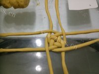 美味的南瓜绣球豆沙包做法图解10)