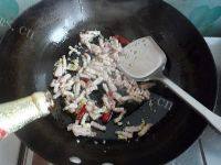 酸豆角炒五花肉做法图解6)