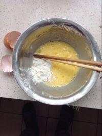 美味的炸香椿鱼做法图解3)
