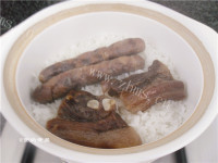 美味的腊味煲仔饭做法图解15)