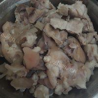 美味的黄豆焖猪蹄做法图解1)