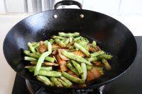 软烂鲜香的肉片焖豆角做法图解10)