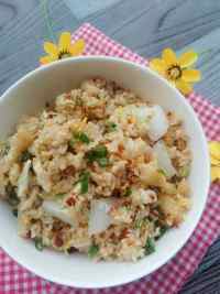 美味的白菜油豆腐蛋炒饭做法图解11)