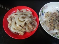 家常三丝炒白虾做法图解3)
