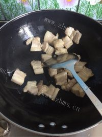 香喷喷的家常红烧肉做法图解2)
