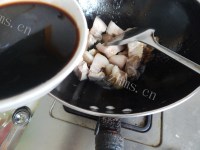 美味的海带结红烧肉做法图解5)